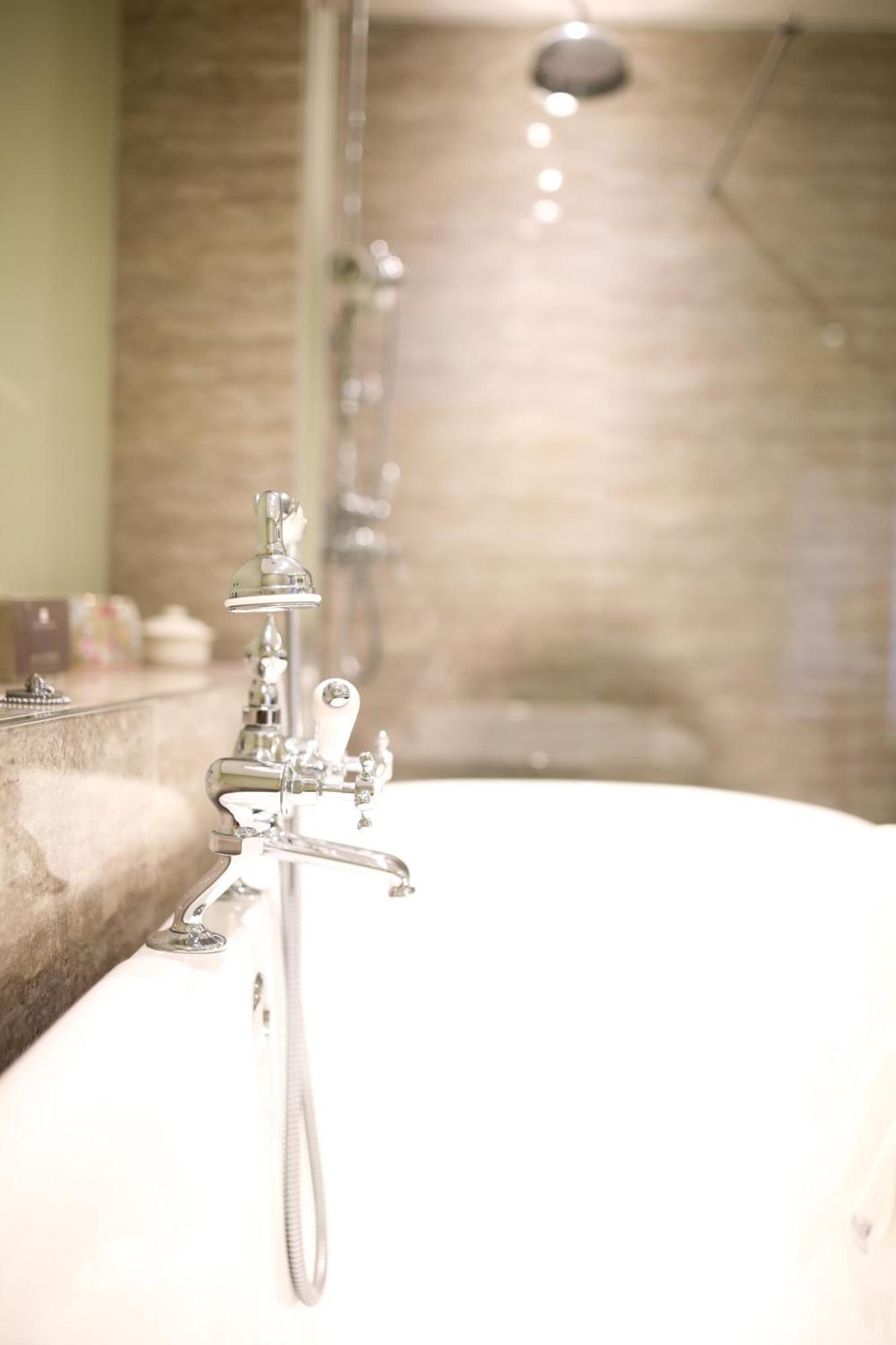 Ockenden Manor Hotel & Spa Cuckfield Chambre photo