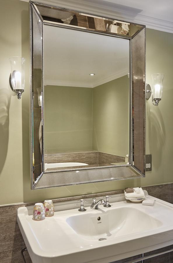 Ockenden Manor Hotel & Spa Cuckfield Extérieur photo