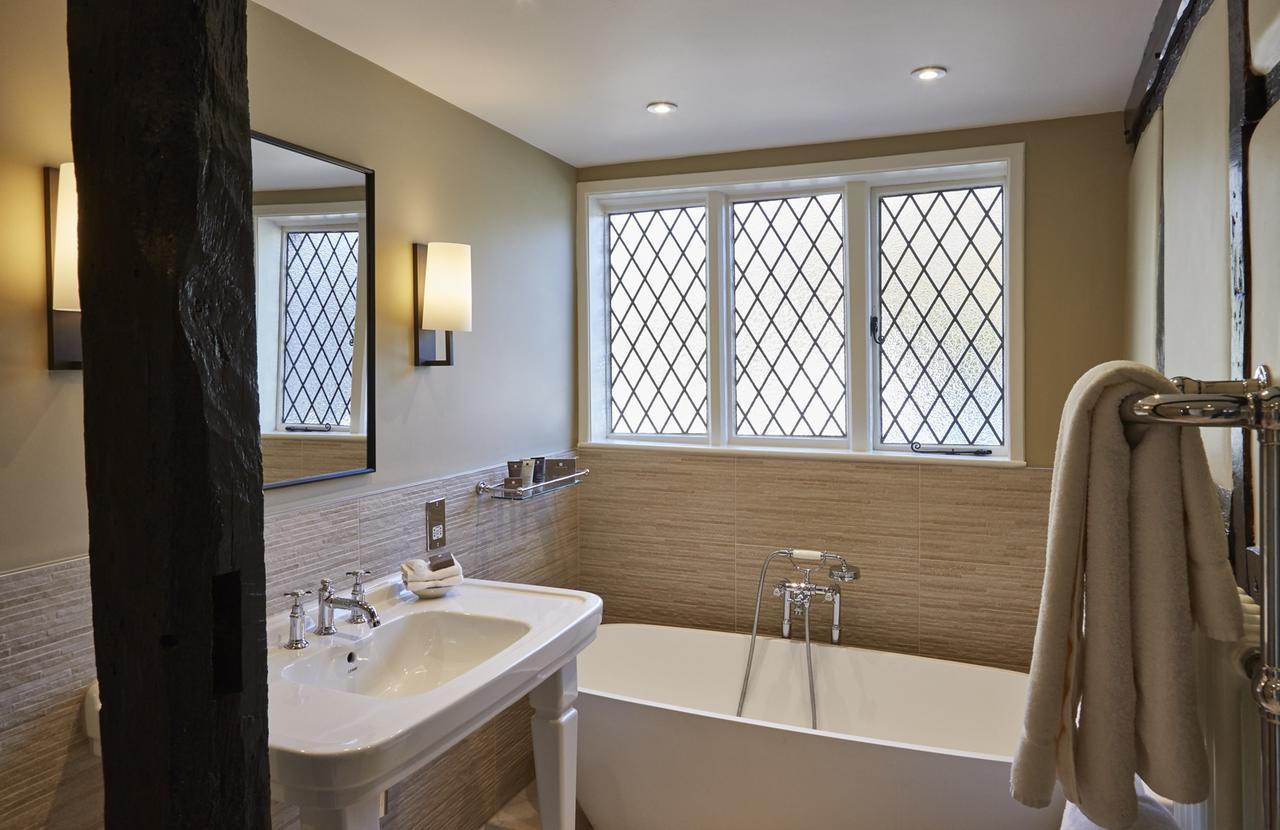 Ockenden Manor Hotel & Spa Cuckfield Extérieur photo