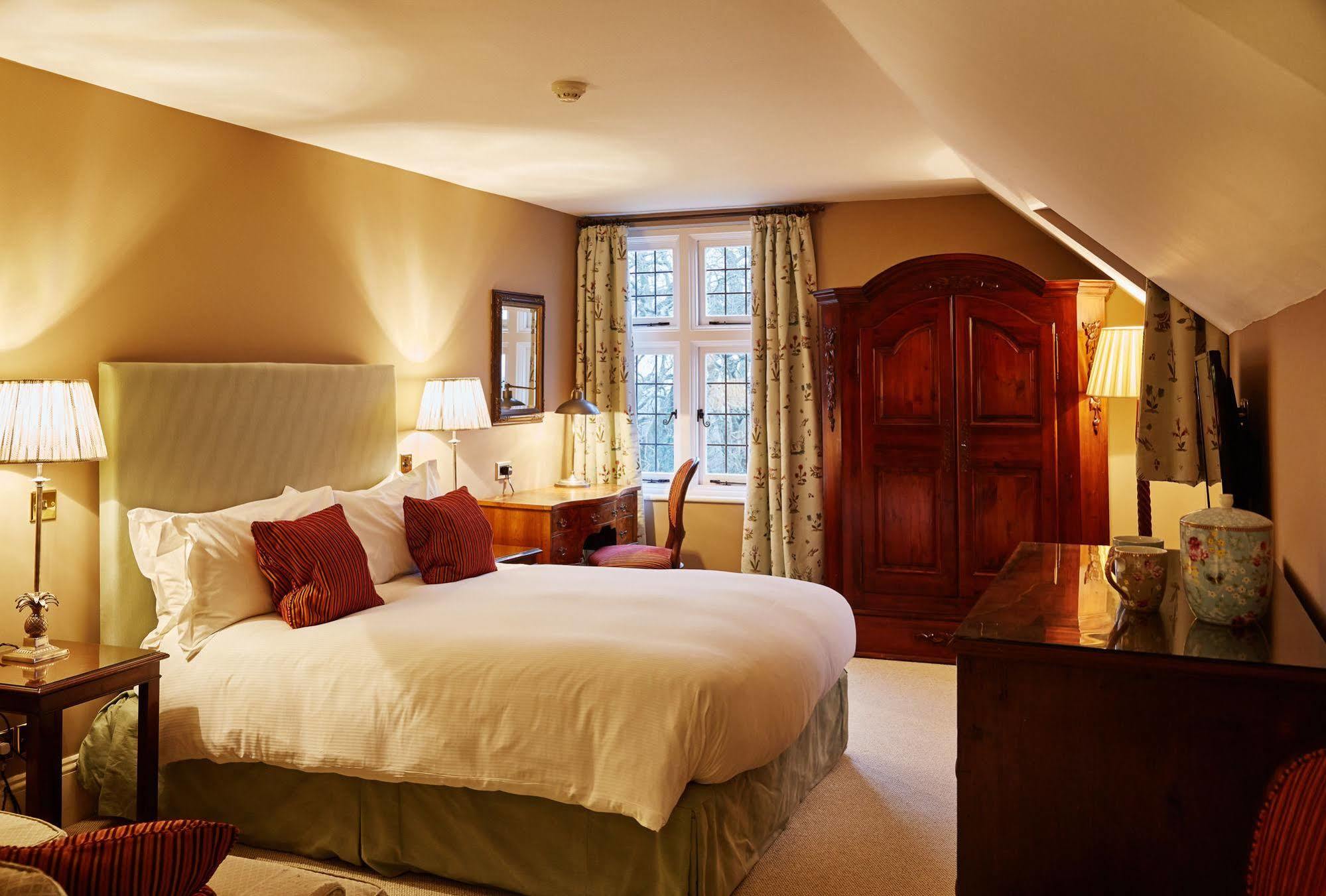 Ockenden Manor Hotel & Spa Cuckfield Extérieur photo