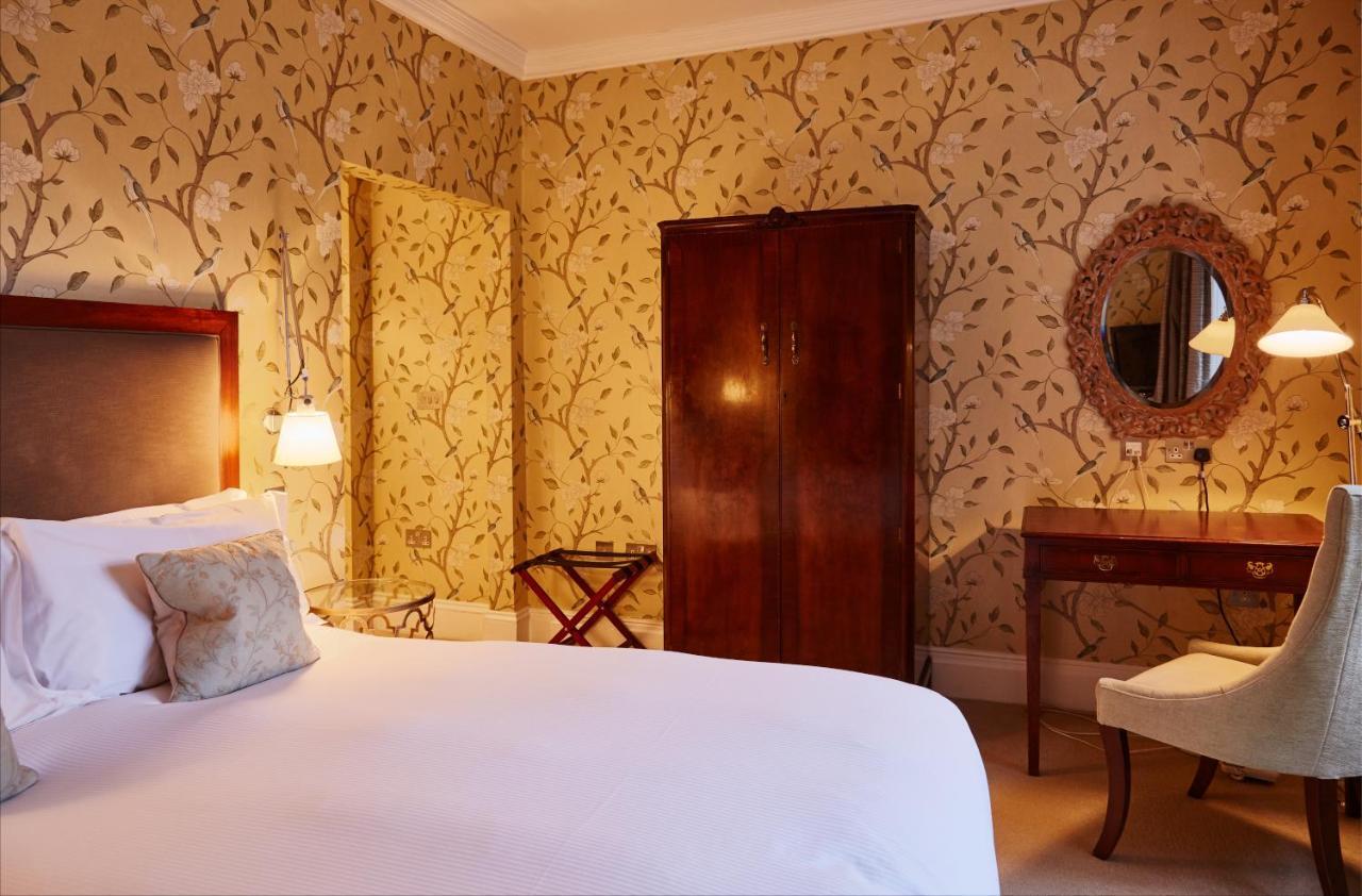 Ockenden Manor Hotel & Spa Cuckfield Extérieur photo