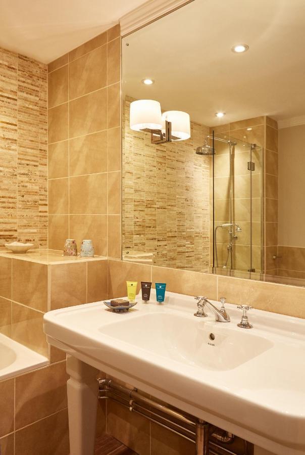 Ockenden Manor Hotel & Spa Cuckfield Extérieur photo