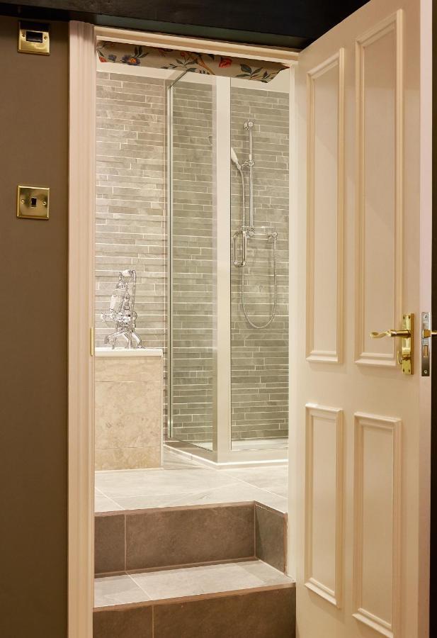 Ockenden Manor Hotel & Spa Cuckfield Extérieur photo